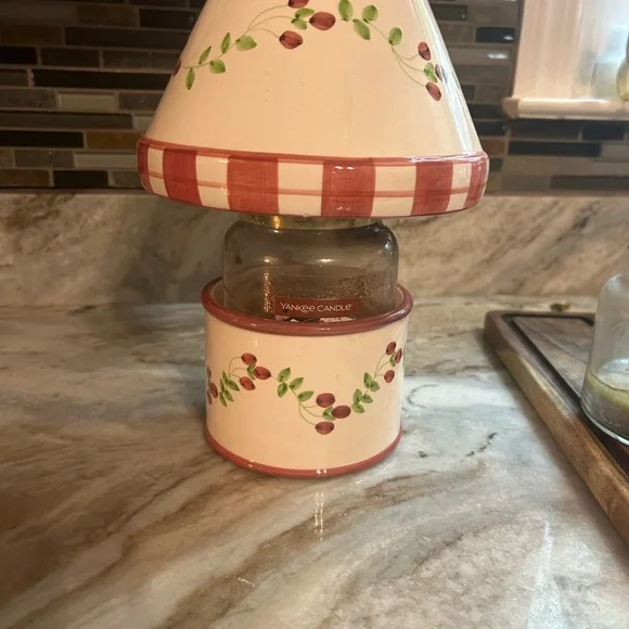 Yankee candle holder with topper. - Picture 5 of 10